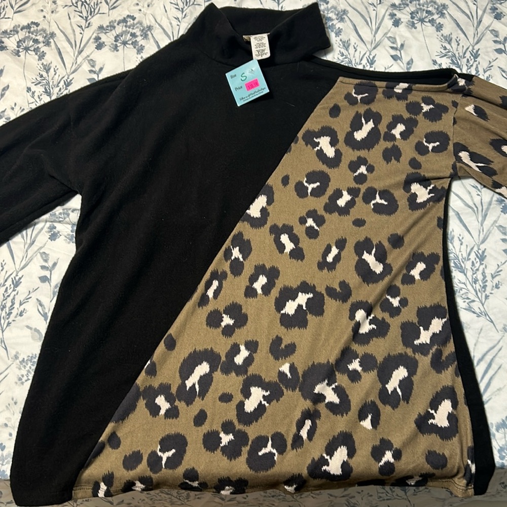 Cut out shoulder shirt